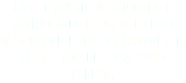 base brownie de chocolate acompañado de un delicioso helado cubierto con chocolate, mermelada de mora y una cereza.