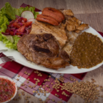 Filete de pollo más chuleta y menestra